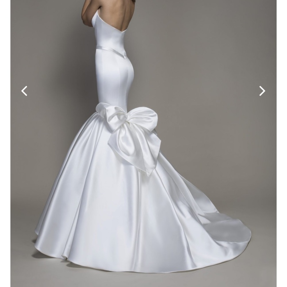 Pnina Tornai Wedding Dress